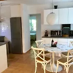 Con Piscina, 2 Terrazas Privadas, Wifi, Bbq 펜션